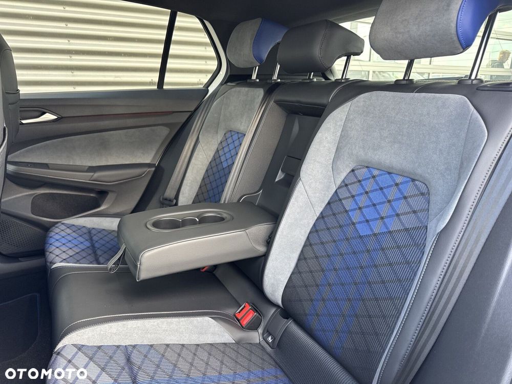 Volkswagen Golf - 16