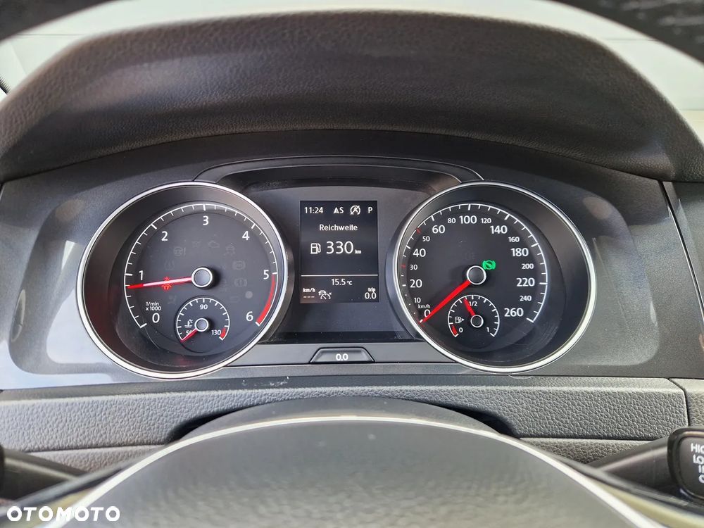 Volkswagen Golf - 26
