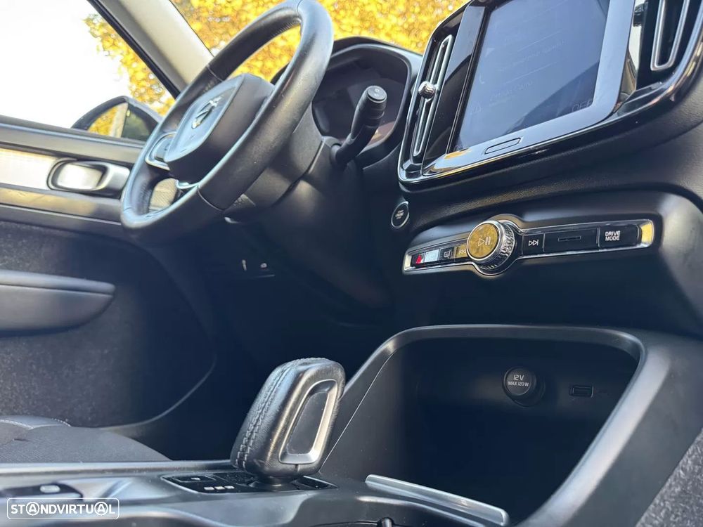 Volvo XC 40 2.0 D3 Momentum AWD Geartronic - 34