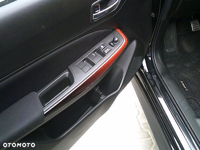 Suzuki Swift Sport 1.4 Boosterjet Hybrid - 12