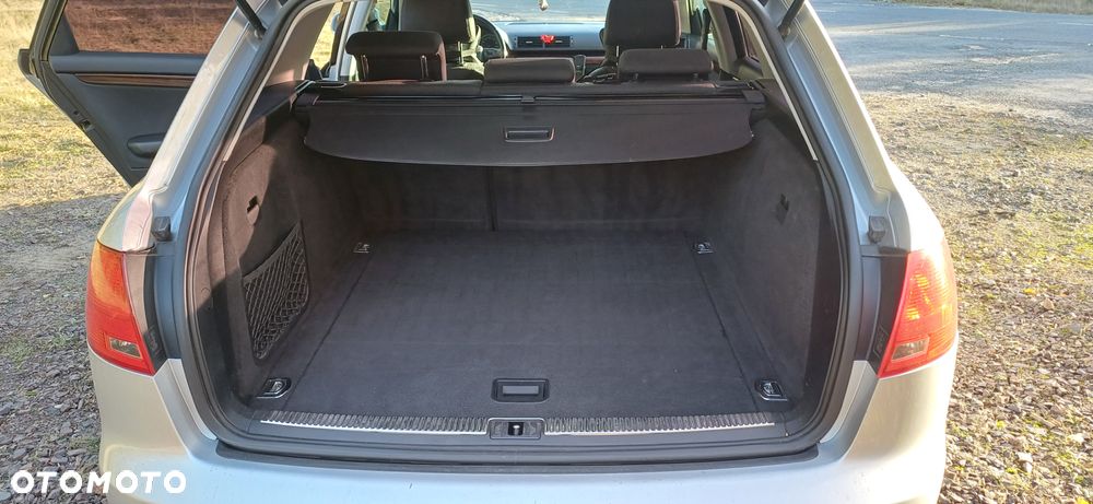 Audi A4 Avant 2.0 TDI - 11