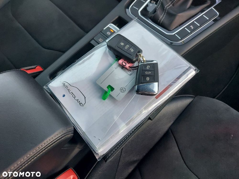 Volkswagen Arteon 2.0 TDI SCR DSG R-Line - 24