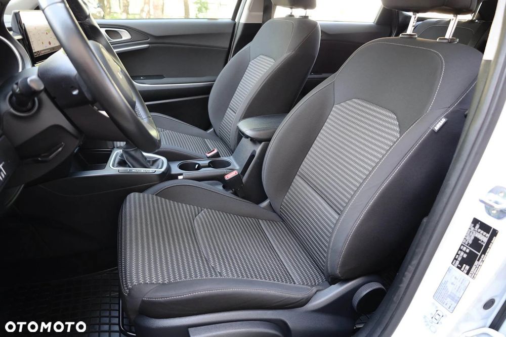 Kia Ceed 1.5 T-GDI M - 32