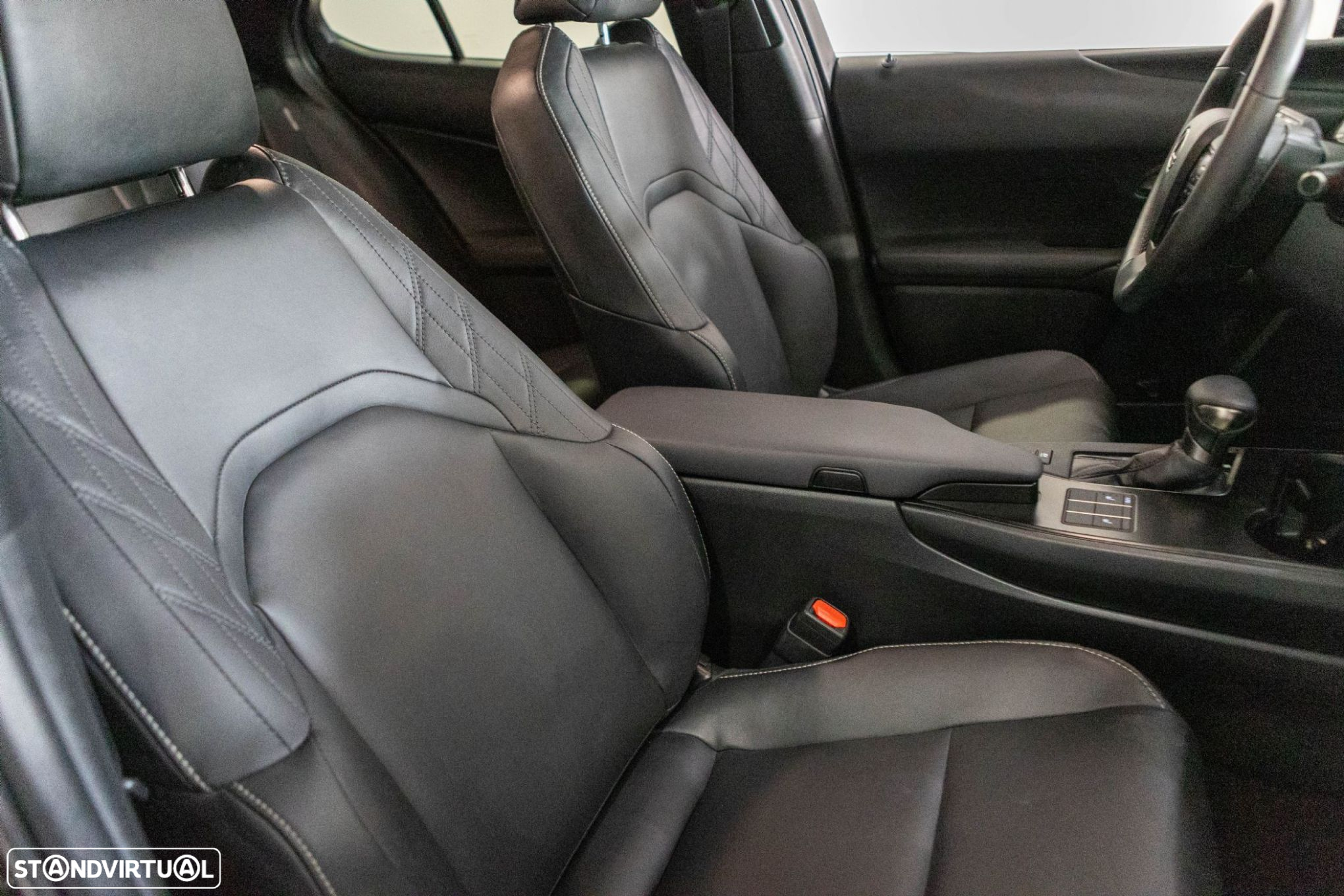 Lexus UX 250h F Sport - 14