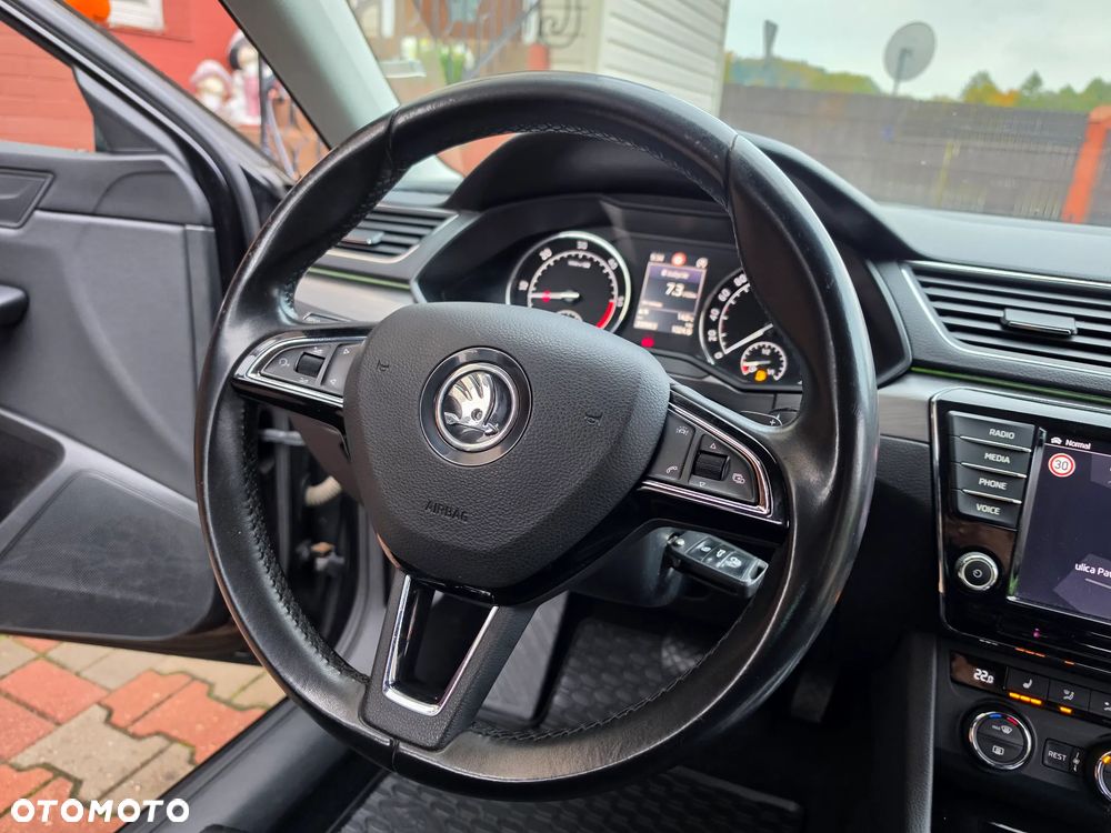 Skoda Superb 2.0 TDI DSG Premium Edition - 24