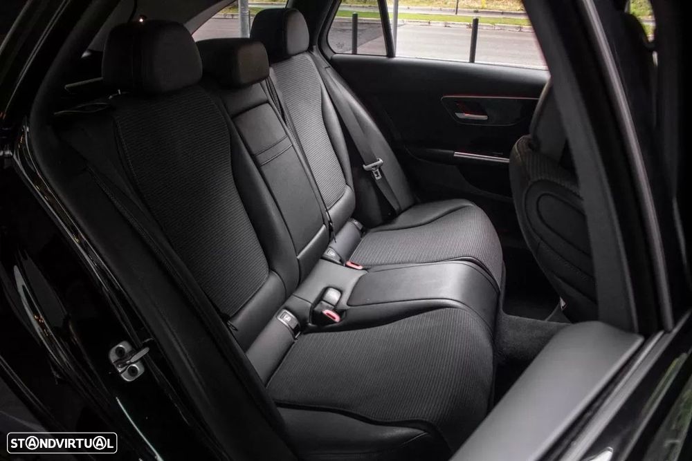 Mercedes-Benz C 300 e Avantgarde - 30