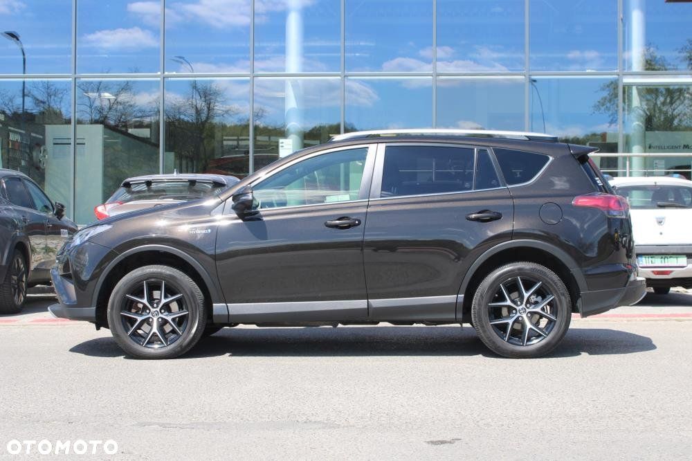 Toyota RAV4 - 8