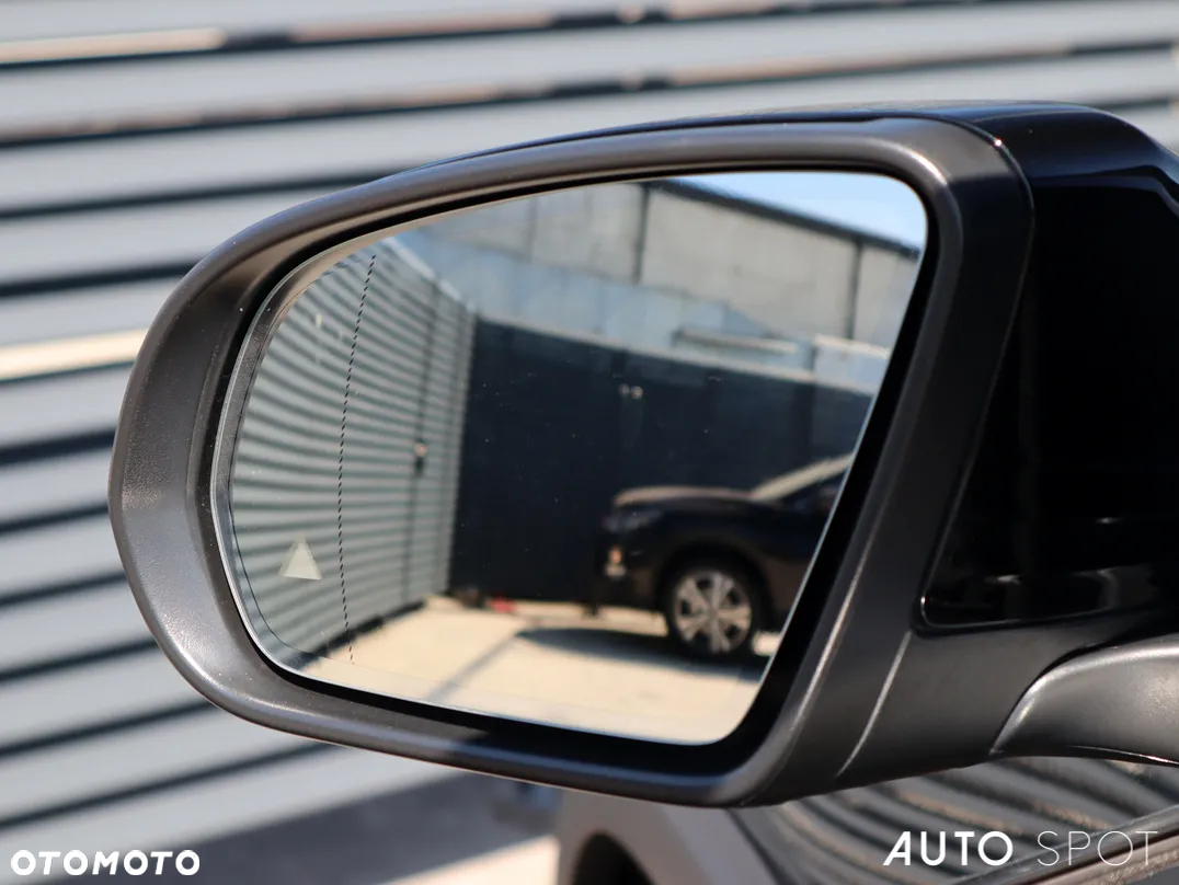 Mercedes-Benz GLB 250 4-Matic AMG Line 8G-DCT - 14