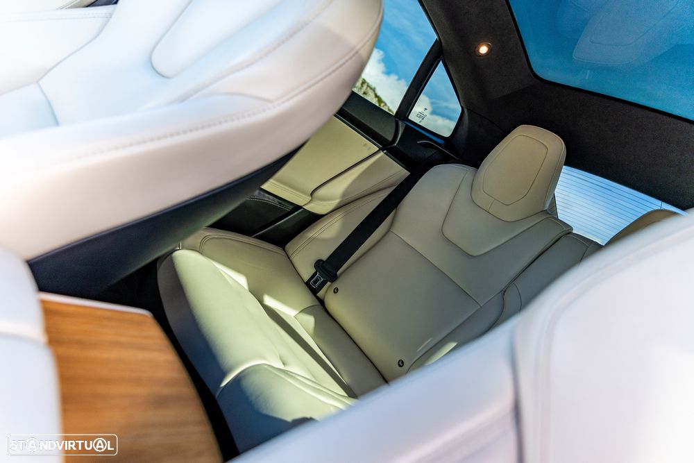 Tesla Model S Long Range - 38