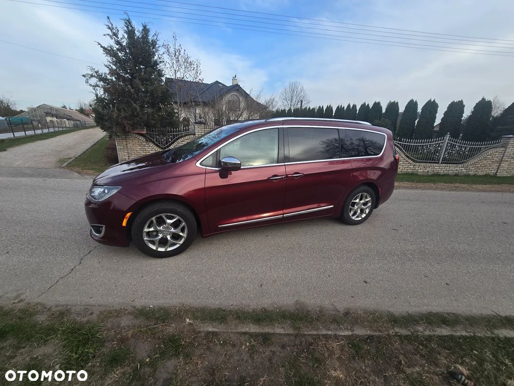 Chrysler Pacifica - 9