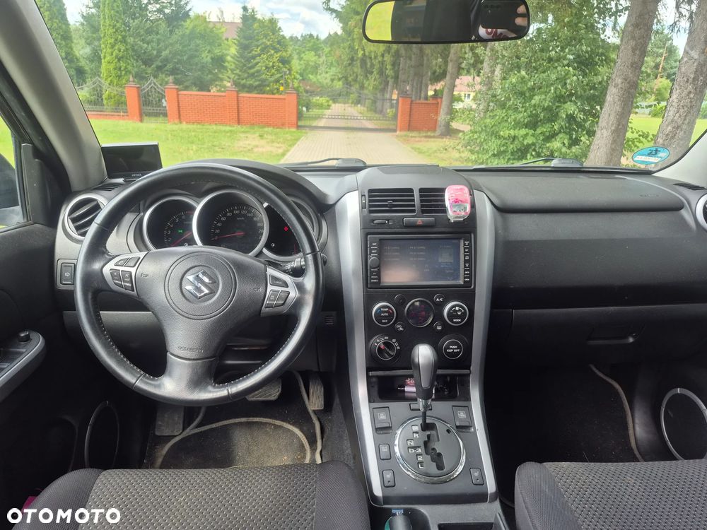 Suzuki Grand Vitara 2.4 De Luxe - 13