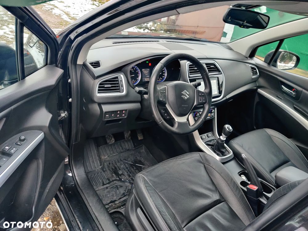 Suzuki SX4 S-Cross 1.4 T Premium - 24