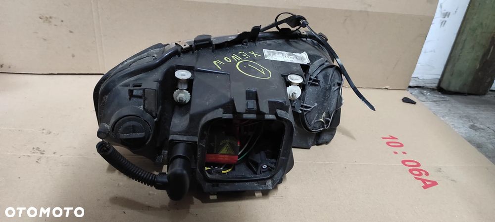 LAMPA LEWA PRZEDNIA AUDI A3 8P ,,1'' XENON  USZKODZONY 1 UCHWYT WYSYŁKA !!! - 5