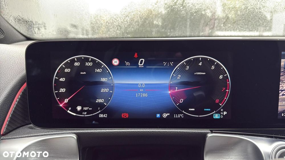 Mercedes-Benz GLB - 13