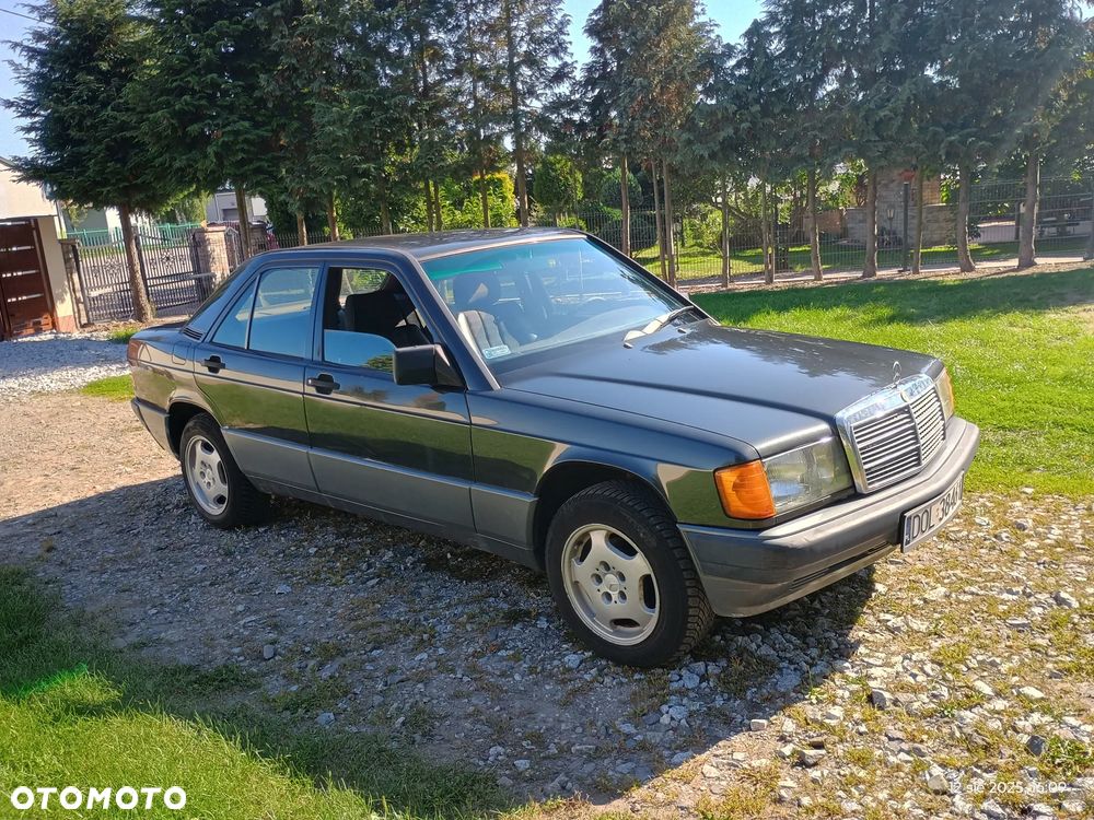 Mercedes-Benz W201 (190) - 3