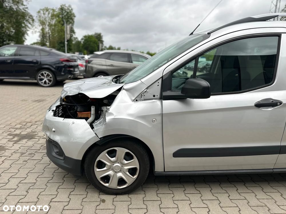 Ford Transit Courier - 4