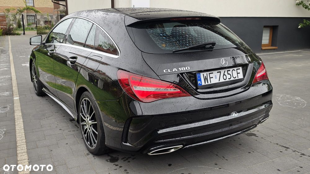 Mercedes-Benz CLA 180 AMG Line - 4