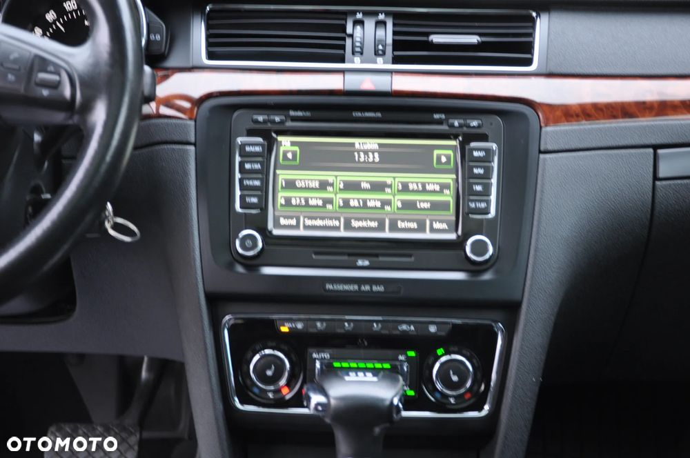 Skoda Superb 2.0 TDI DSG Exclusive - 32