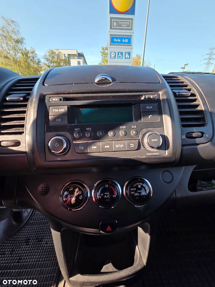 Nissan Note 2012 photo 4
