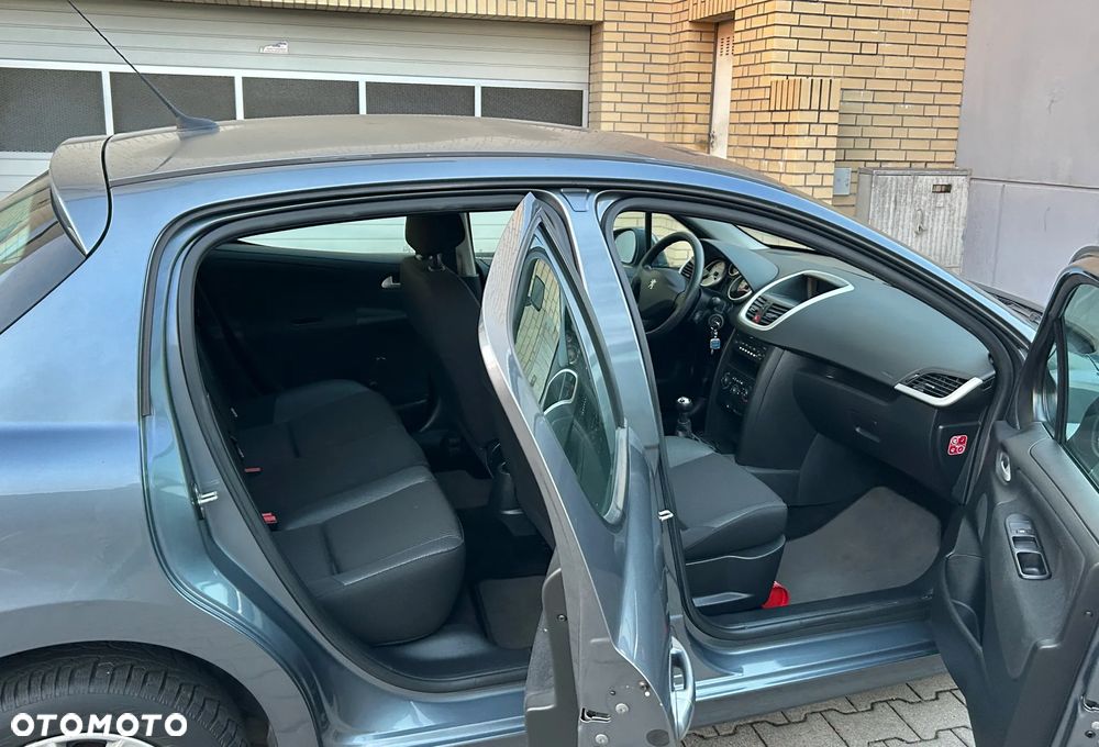 Peugeot 207 - 11