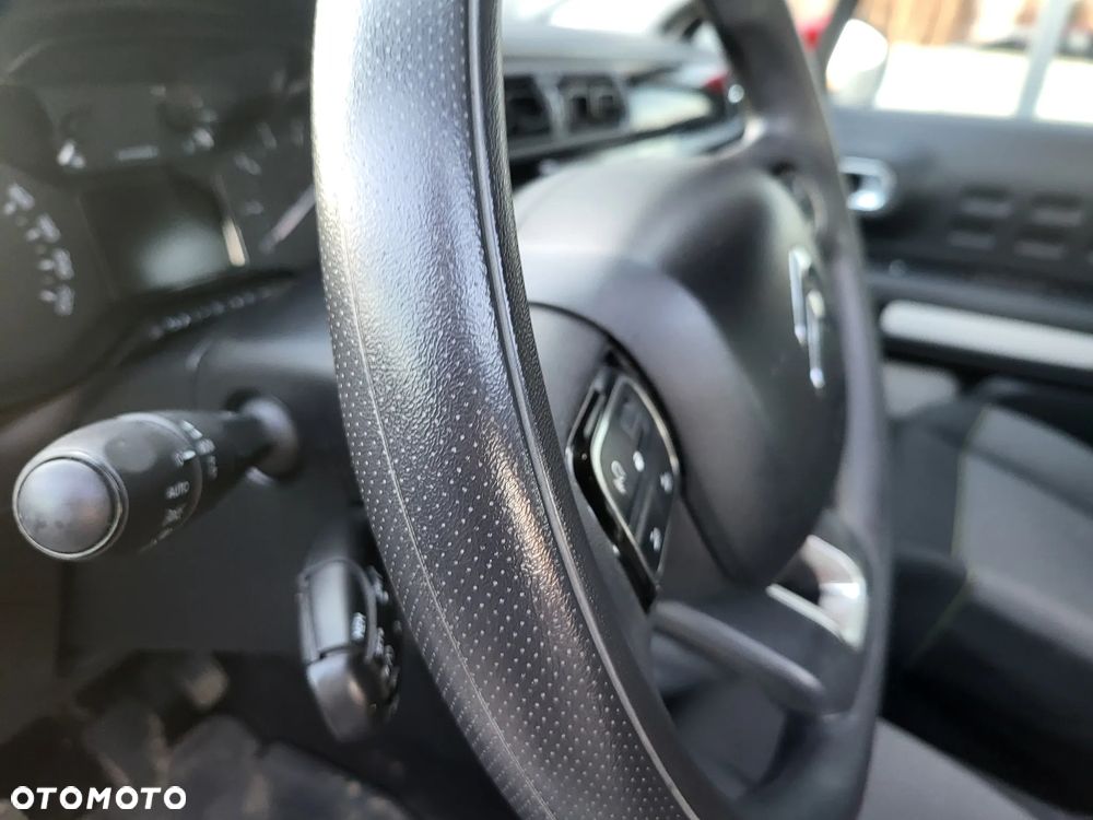 Citroën C3 Pure Tech 82 SHINE - 17