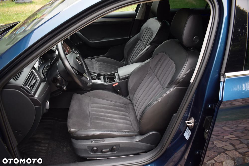 Skoda Superb 2.0 TDI 4x4 DSG Premium Edition - 23
