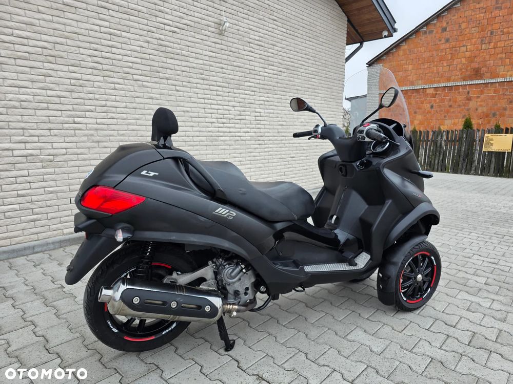Piaggio MP-3 - 13