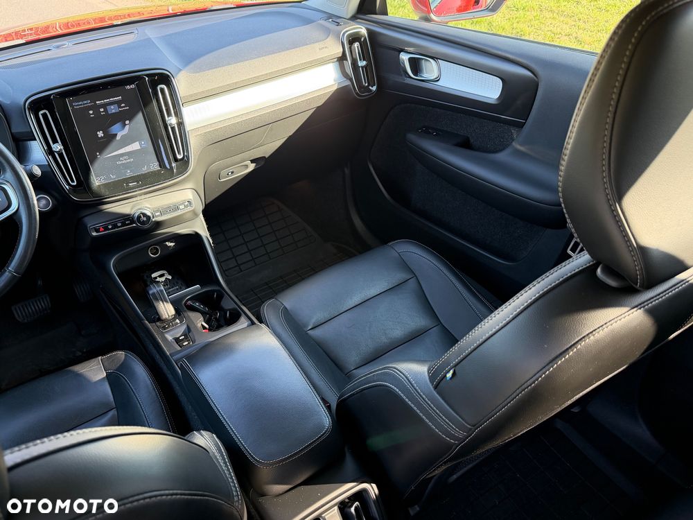 Volvo XC 40 T5 AWD Geartronic Momentum Pro - 28