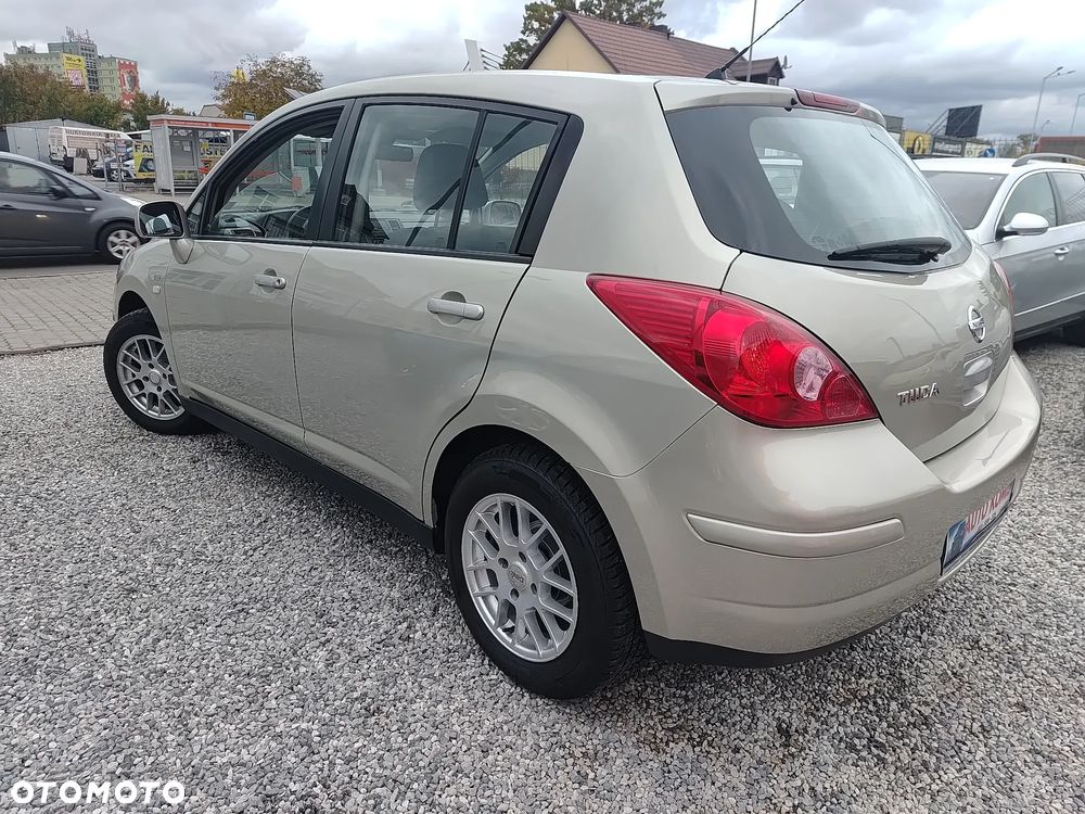Nissan Tiida 1.6 Acenta - 2