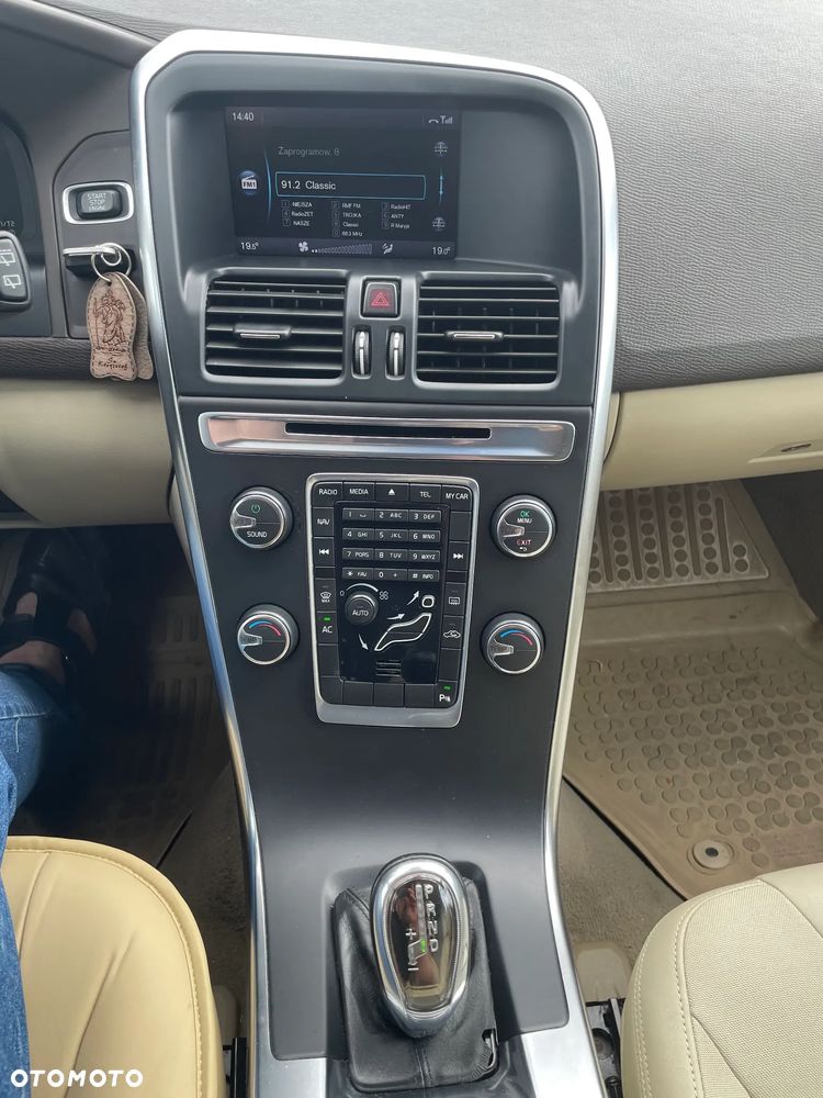 Volvo XC 60 D3 Momentum - 8