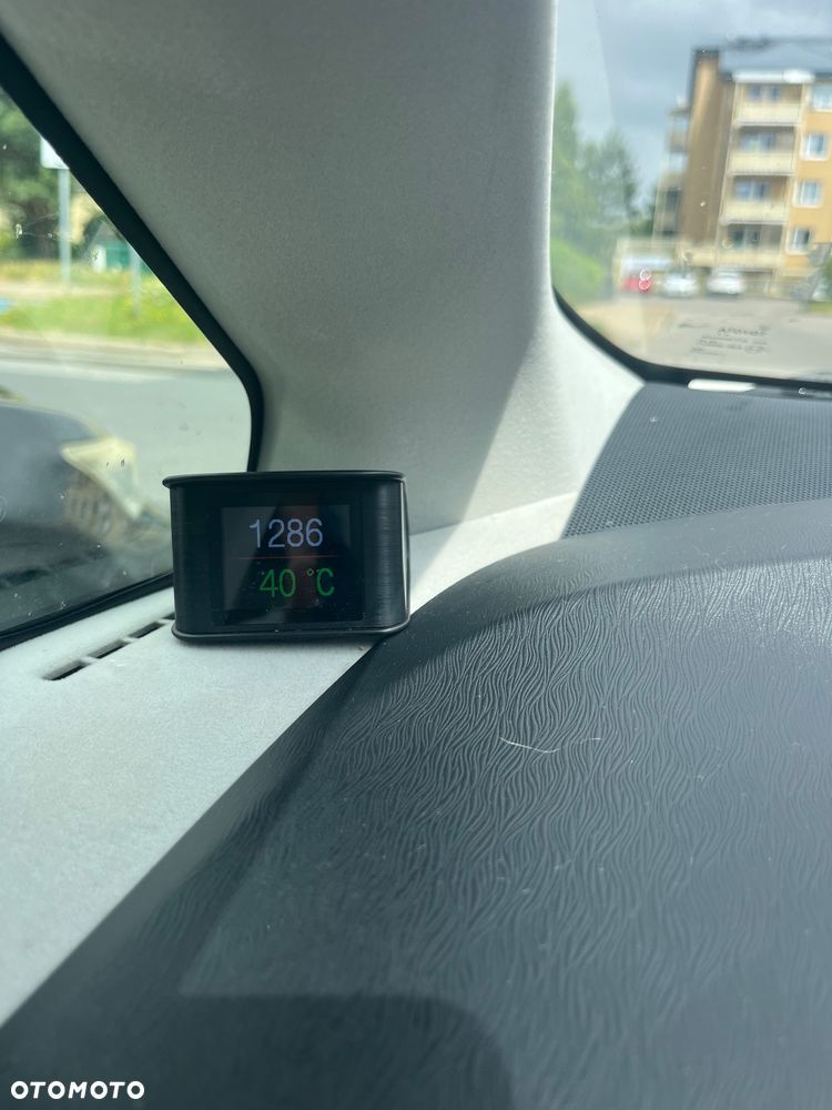 Toyota Prius 1.8 HSD Prestige - 9