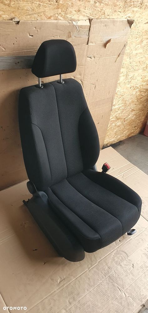 Fotel pasażera prawy przód przedni VW Passat B6 - 5