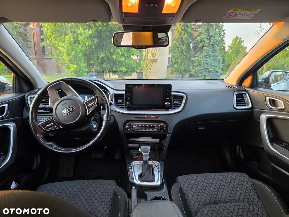 Kia Ceed 1.6 CRDi mHEV M DCT - 16