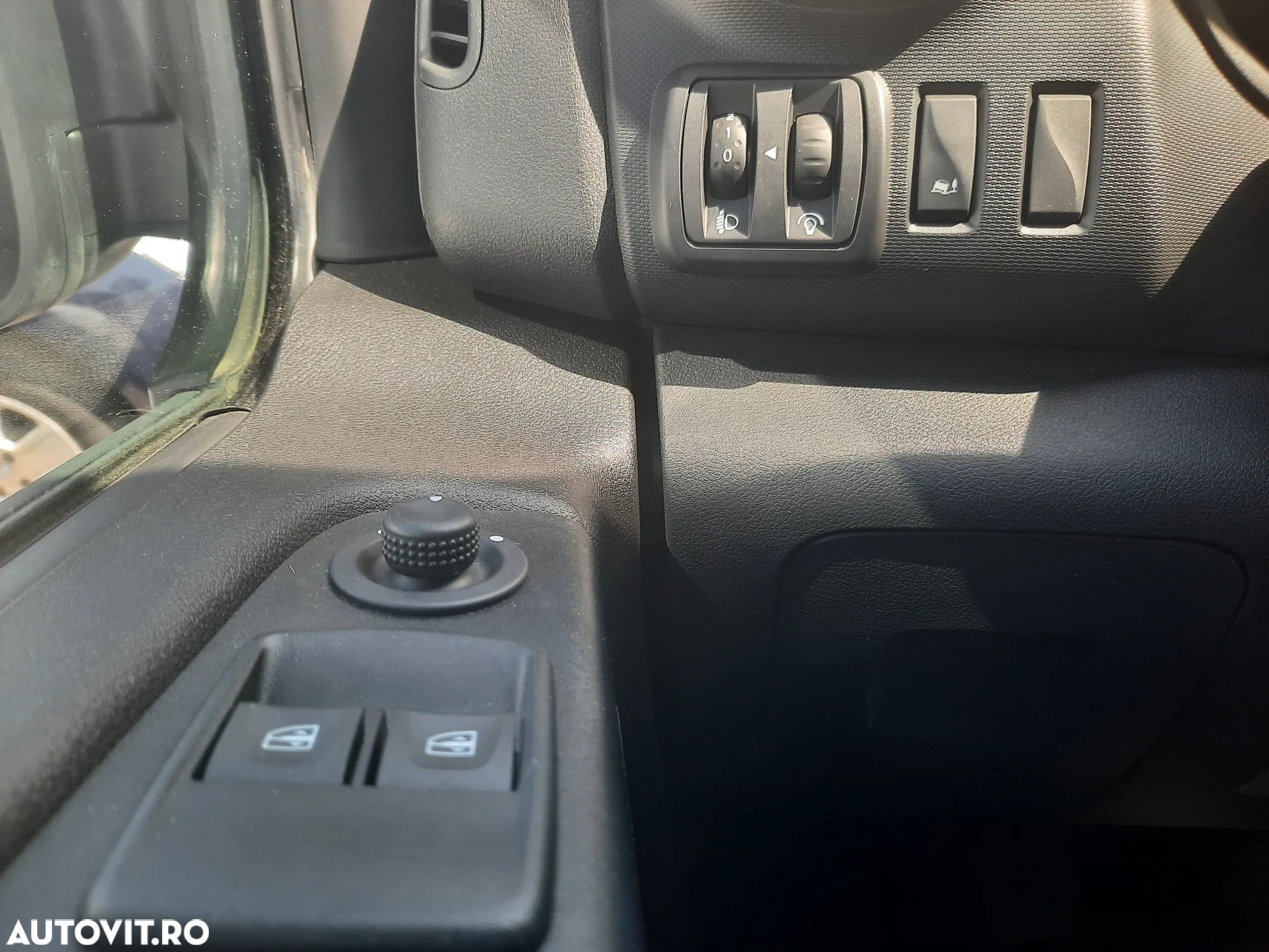 Renault TRAFIC Furgon L1H1 - 12