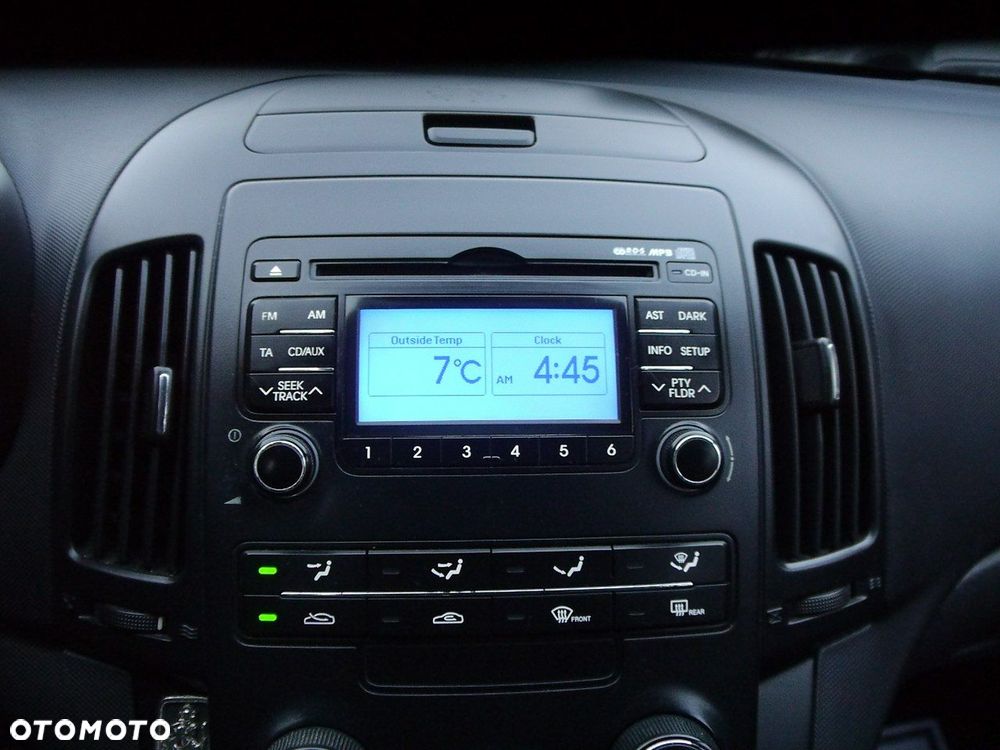 Hyundai i30 1.6 CRDi Comfort EU5 - 18