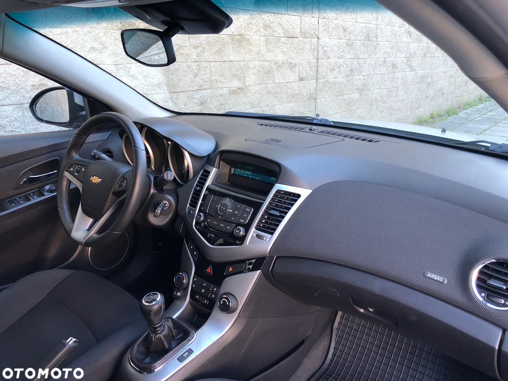 Chevrolet Cruze 1.6 LS - 24