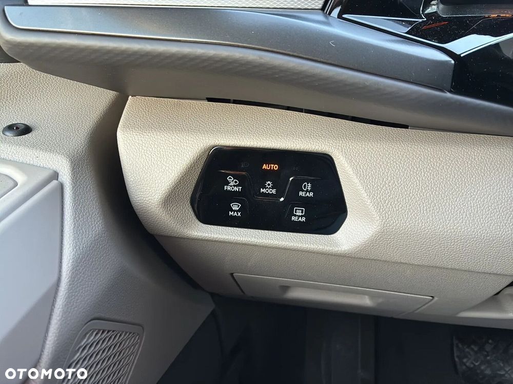 Volkswagen Multivan - 30