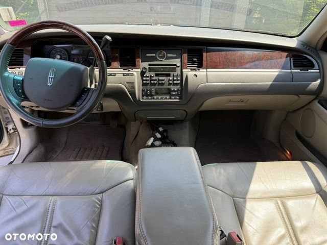 Ford Crown - 4