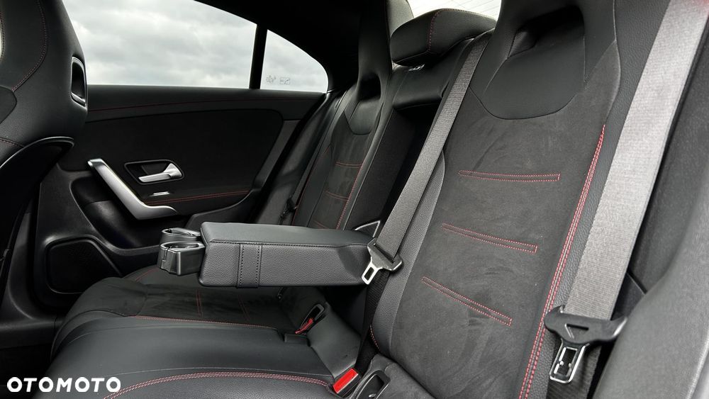 Mercedes-Benz CLA 200 AMG Line 7G-DCT - 19