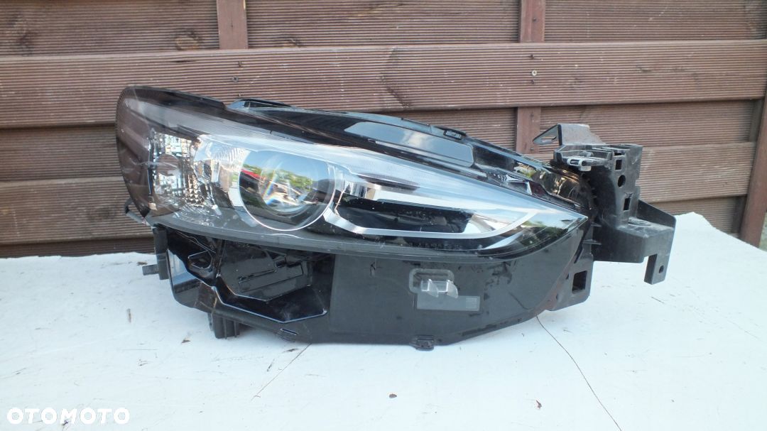LAMPA PRAWA FULL LED MAZDA 6 GL LIFT - 1