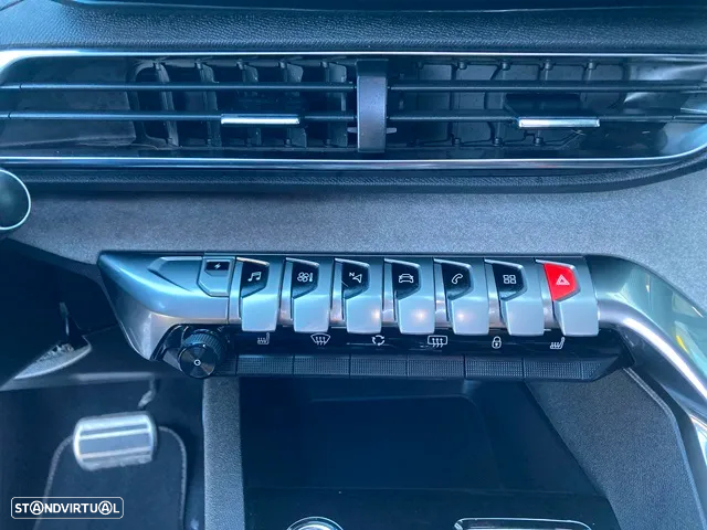 Peugeot 3008 1.6 Hybrid4 GT e-EAT8 - 34