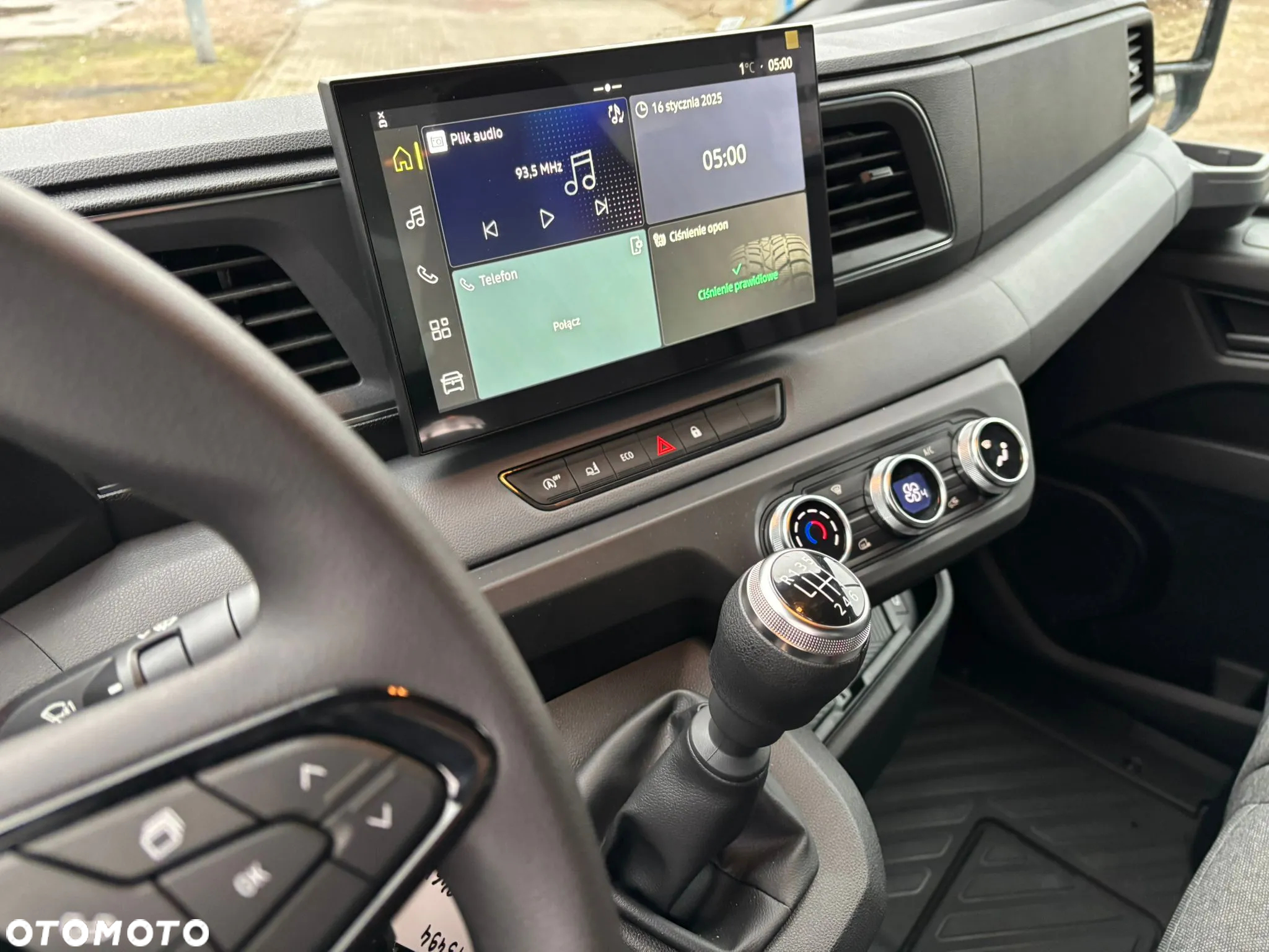 Renault Master 9EP kontener z windą - 7