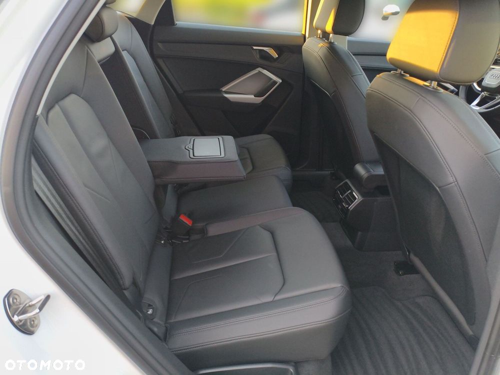 Audi Q3 Sportback - 14