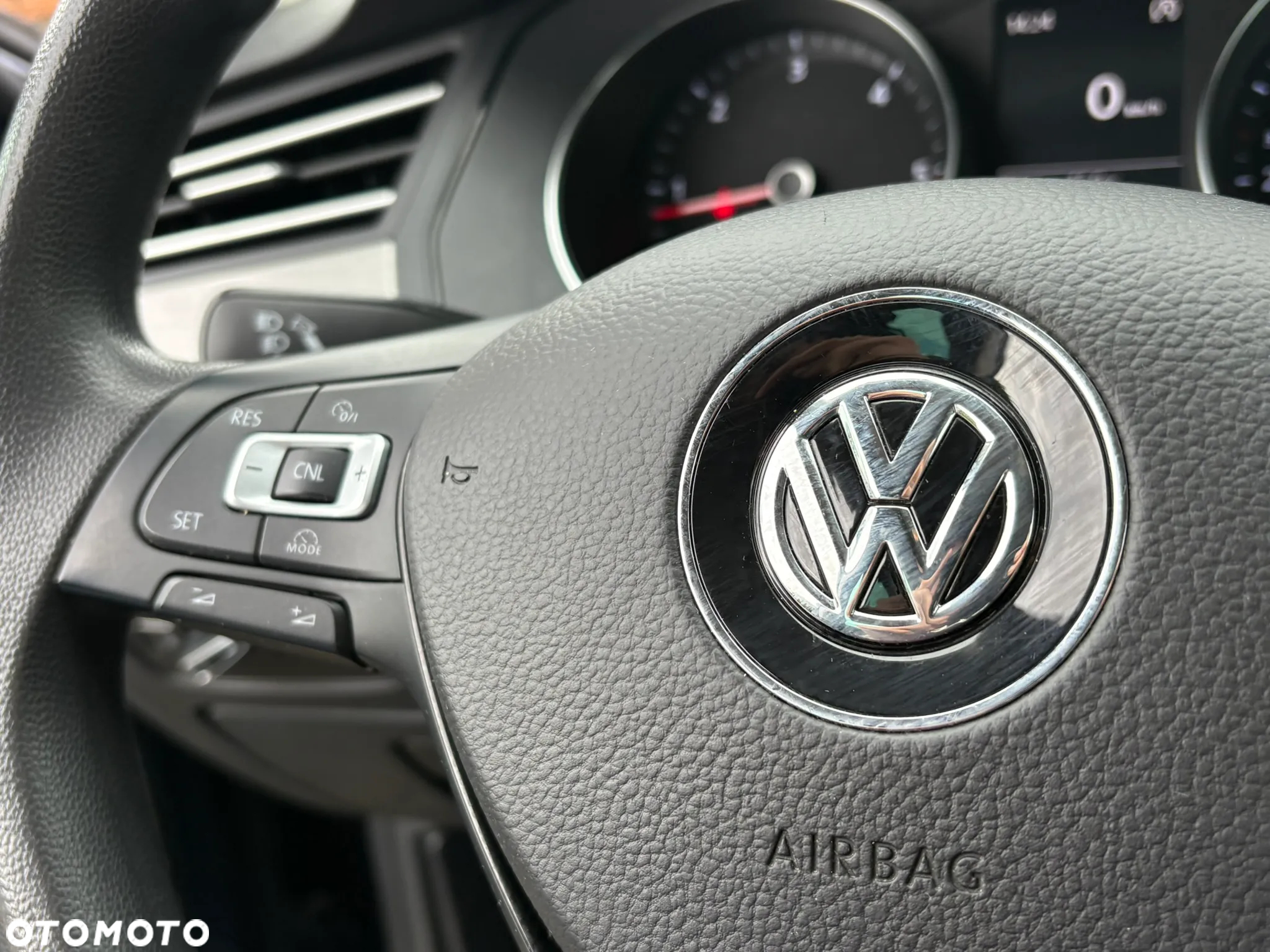 Volkswagen Passat 1.6 TDI BMT Comfortline - 24