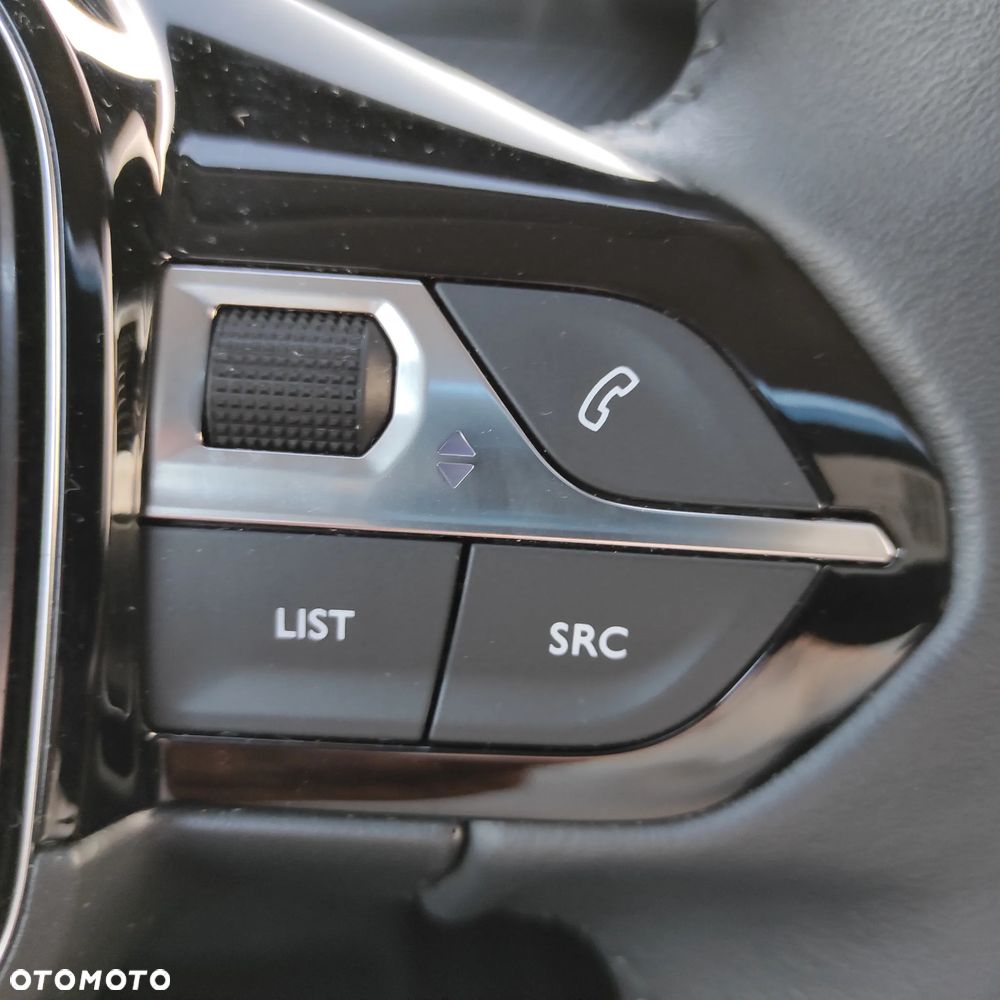 Peugeot 208 - 25