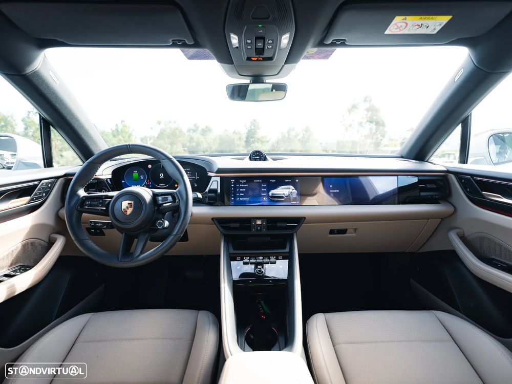 Porsche Macan Electric 4 - 13