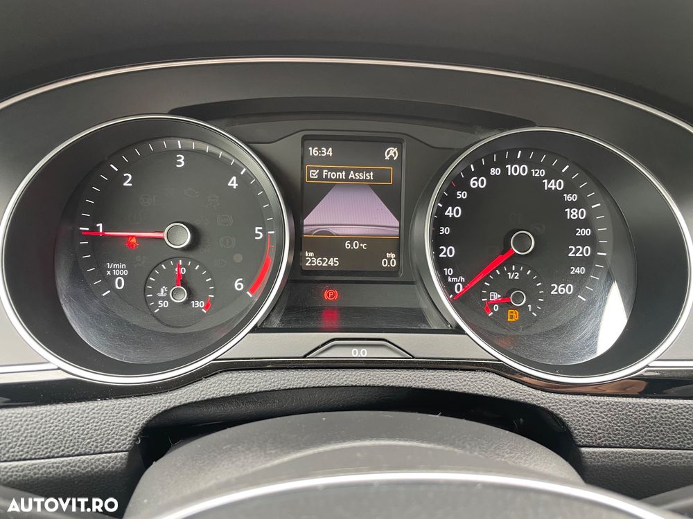 Volkswagen Passat - 29