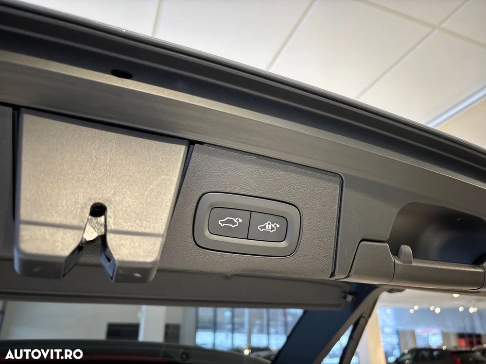 Volvo XC 60 T6 AWD AT PHEV Plus Bright - 17