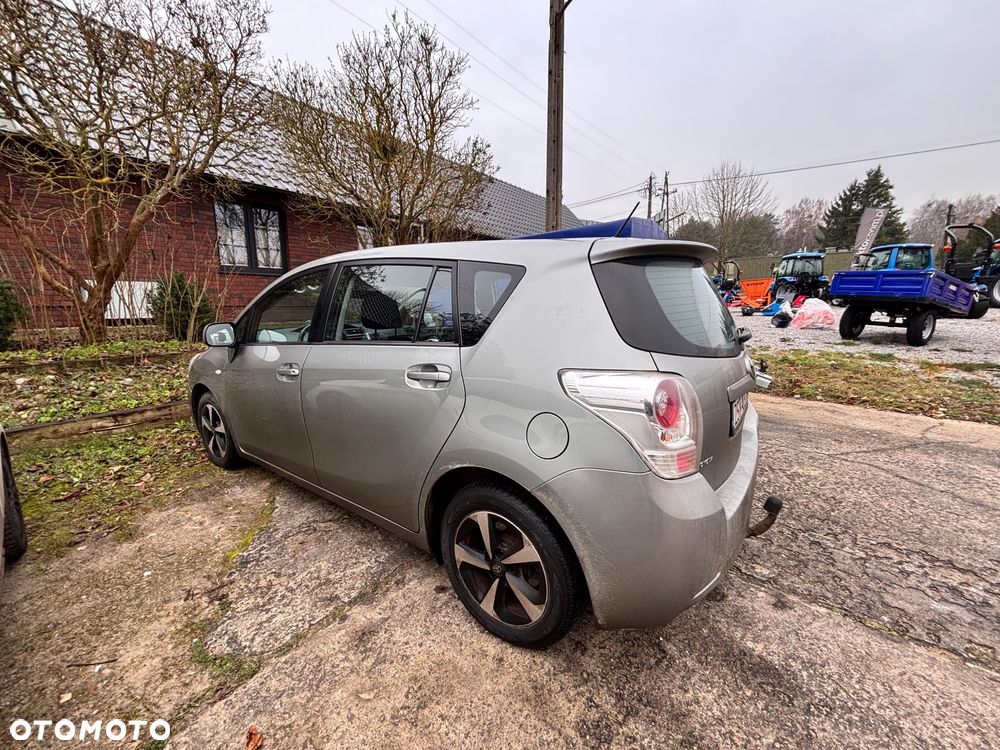 Toyota Verso 2.0 D-4D - 4