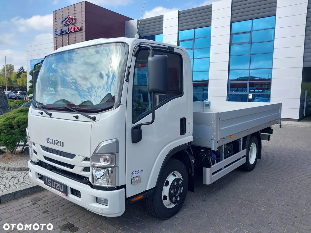 Isuzu P75 5.2 L - 10